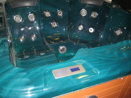 Гидромассажный бассейн Sunrans SR830 Гидромассажный бассейн Sunrans SR830